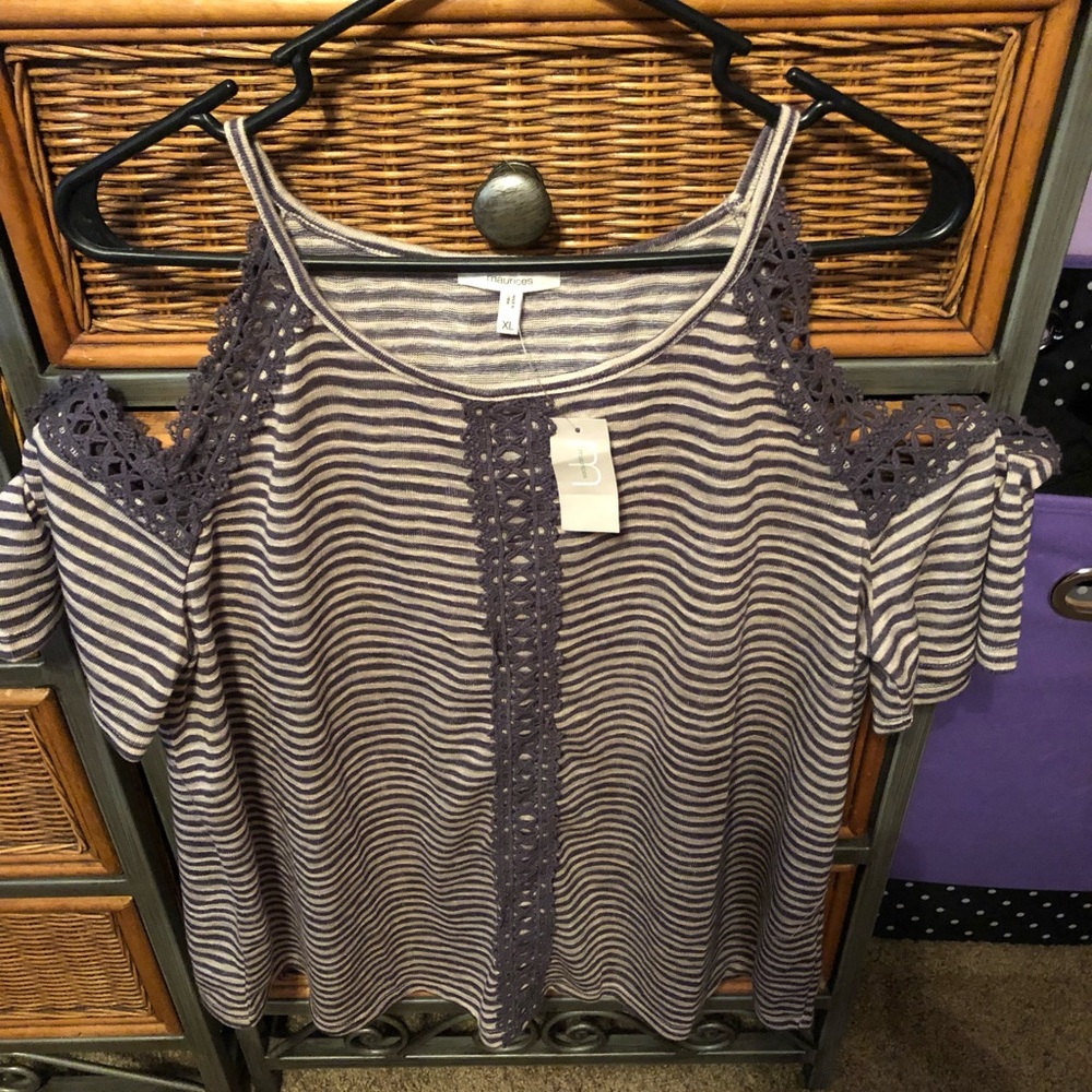 Maurice’s cold shoulder top. Size XL
